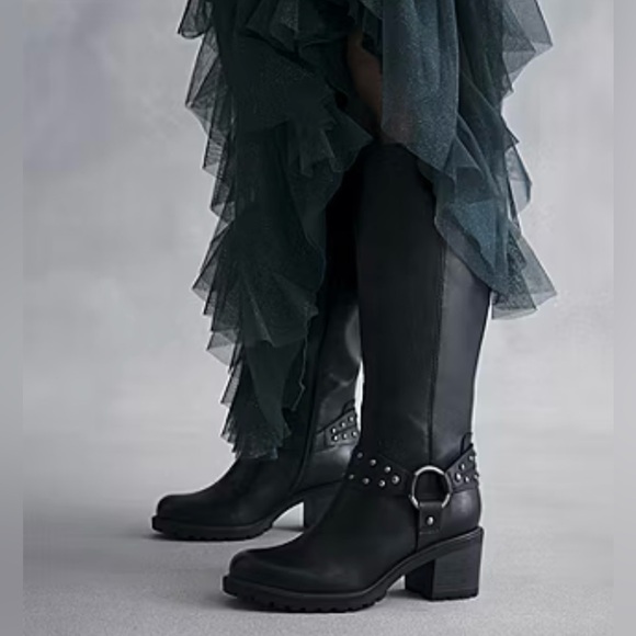 FRYE AND CO. Shoes - Frye and Co. Adriane Stacked Heel Boots in Black NWT 7.5M